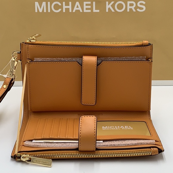 MICHAEL KORS
CIDER MULTI
LG DOUBLE ZIP WRISTLET 
Crocodile Leather Snakeskin - Picture 8 of 14